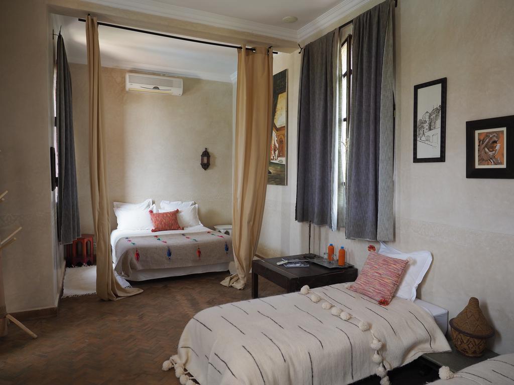 Le Cazar Hotel El Ain Exterior photo