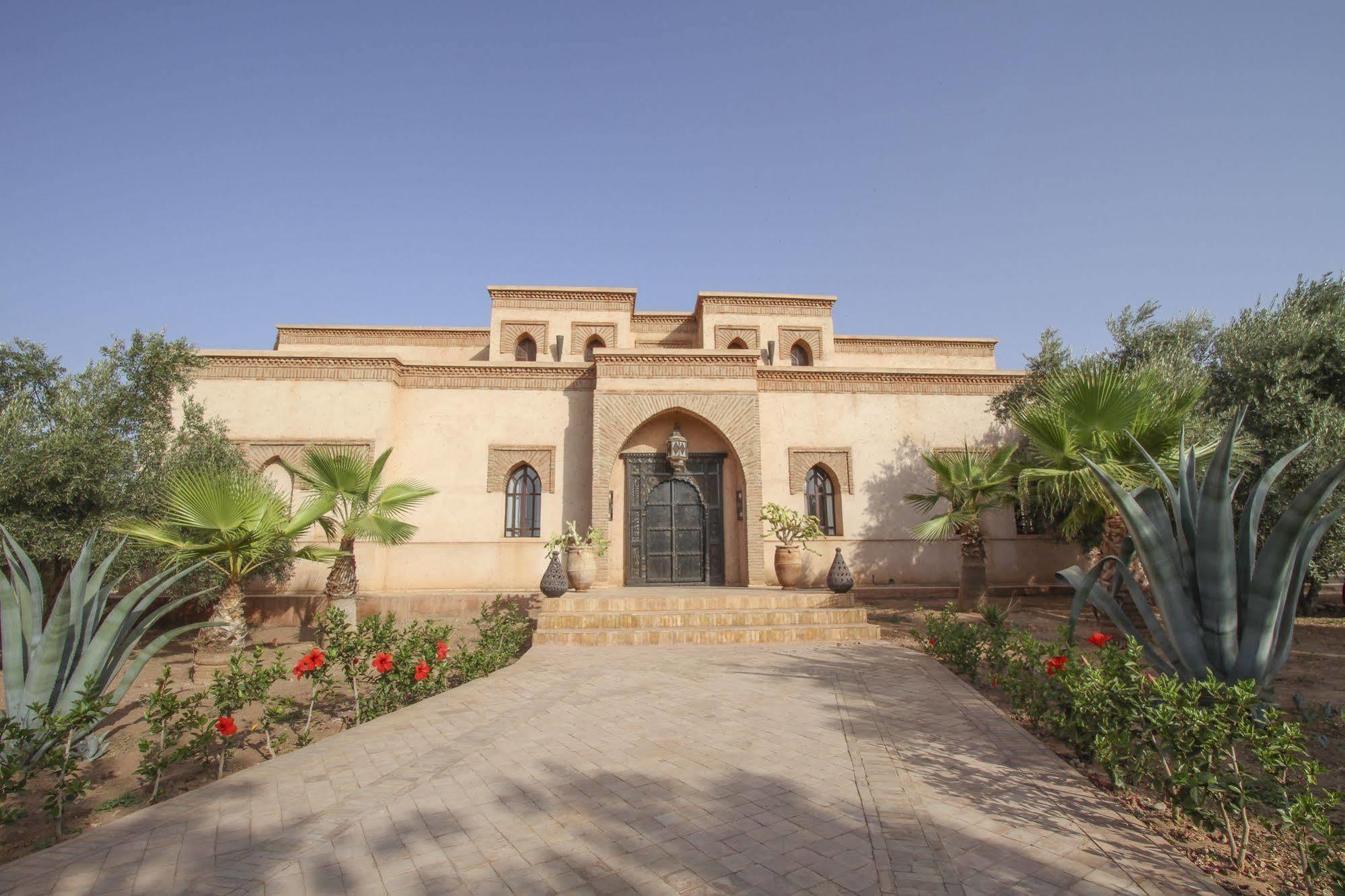Le Cazar Hotel El Ain Exterior photo
