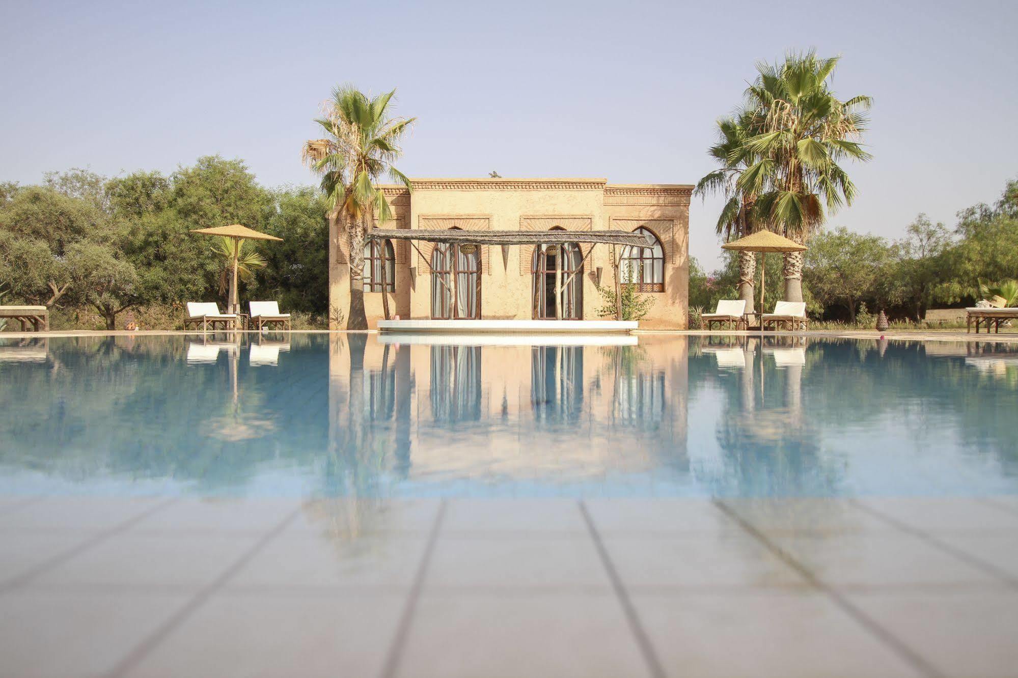 Le Cazar Hotel El Ain Exterior photo