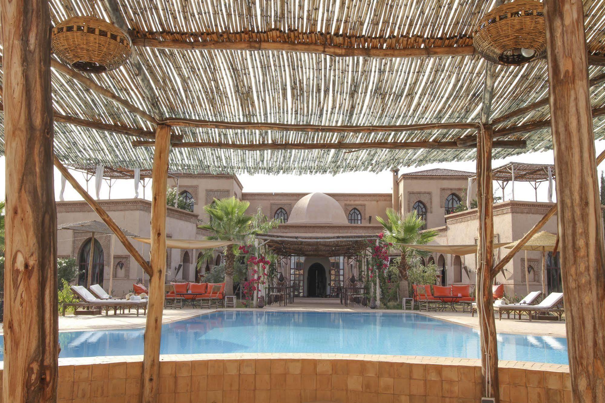 Le Cazar Hotel El Ain Exterior photo